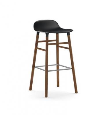Chaise de bar Form avec structure en bois Noir Normann Copenhagen