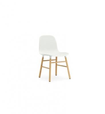 Normann Copenhagen Chaise Form avec structure en bois - blanc - Ch&ecirc;ne