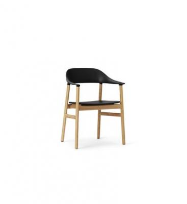 Normann Copenhagen - Chaise &agrave; accoudoirs Herit, ch&ecirc;ne / noir