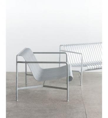 Fauteuil de jardin lounge en m&eacute;tal gris galvanis&eacute; Palissade - HAY