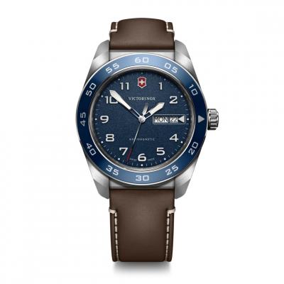Montre Homme Victorinox Swiss Army Bracelet Cuir Cadran Bleu Quartz 242040 100M bleu
