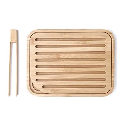 Planche &agrave; pain et pince &agrave; toast bambou 26 cm Pebbly