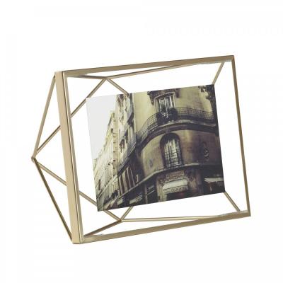 Cadre photo filaire en m&eacute;tal Prisma 10x15cm dor&eacute; - Umbra - Or - M&eacute;tal