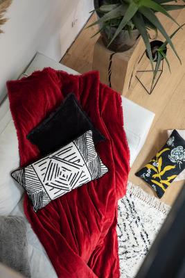 Plaid uni en coton rubis 135 x 200