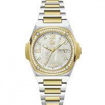 Montre femme GC Y98008L1MF - Bracelet Acier Dor&eacute;