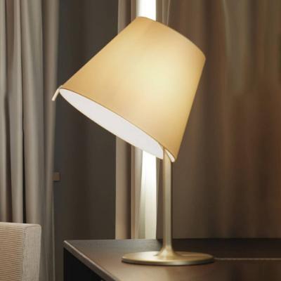 Lampe de table XL Melampo &eacute;cru Jaune Artemide