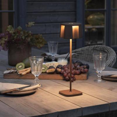 Konstsmide Lampe d&eacute;corative LED Nice port charge USB, rouille