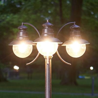 Lindby Cand&eacute;labre Eddie &agrave; trois lampes IP44