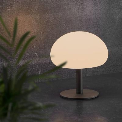Lampe &agrave; poser LED Sponge table batterie 21,5&nbsp;cm
