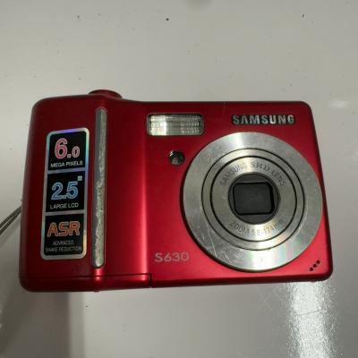 Appareil photo Compact Samsung S630 Noir compact - 6.0 MP - 3x zoom optique - flash 16 Mo - noir
