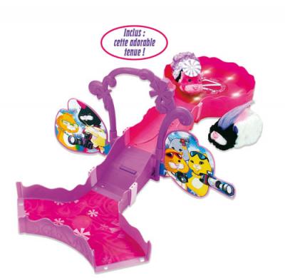 Giochi Preziosi Zhu Zhu Pets Playset Le d&eacute;fil&eacute; de mode et 1 tenue