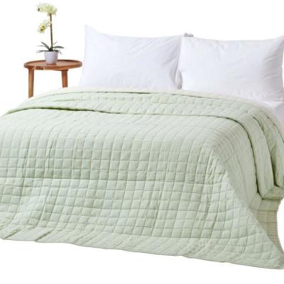 Couvre-lit matelass&eacute; bicolore & r&eacute;versible en coton - Vert sauge & Cr&egrave;me - 150 x 200 cm