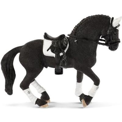 42457 Etalon Frison Concours Equestre