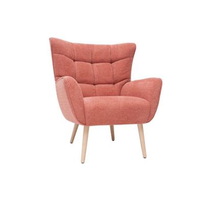 Fauteuil scandinave en tissu effet velours textur&eacute; terracotta et bois clair AVERY