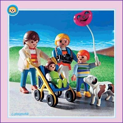 Promenade En Famille Avec Une Poussette 3209 Multicolore