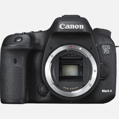 CANON EOS 7D II Body + WiFi adapter W-E1 + 64GB SD card + camera Bag