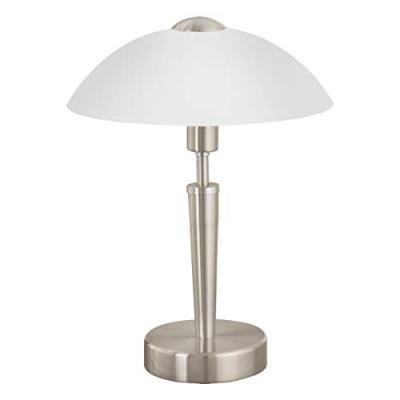El&eacute;gante lampe &agrave; poser Salut, nickel, blanc
