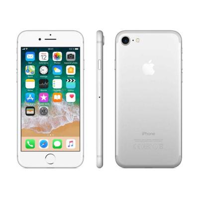 Apple iPhone 7 128Go argent - bon &eacute;tat