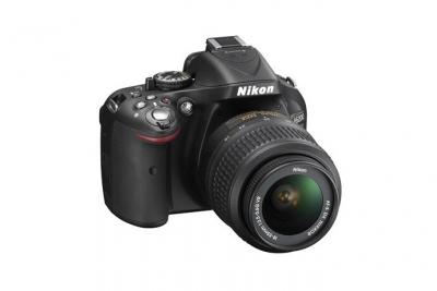 Reflex Nikon D5200 noir + Objectif AF-S VR DX 18-55 mm - Neuf