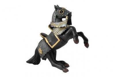 Figurine cheval cabr&eacute; en armure noire