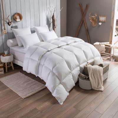 Couette duvet Tradition CHAUDE - 90% Duvet d'Oie - 200/200 - DODO