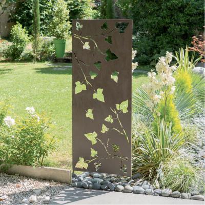 Panneau d&eacute;coratif ajour&eacute; en acier motif feuilles de lierre