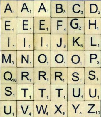 ARTEMIO Assortiment de 42 lettres en bois Scrabble