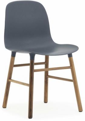 Normann Copenhagen Chaise Form avec structure en bois - bleu - Noyer