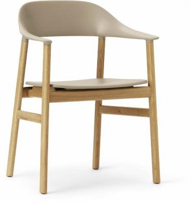 Normann Copenhagen - Chaise &agrave; accoudoirs Herit, ch&ecirc;ne / sable