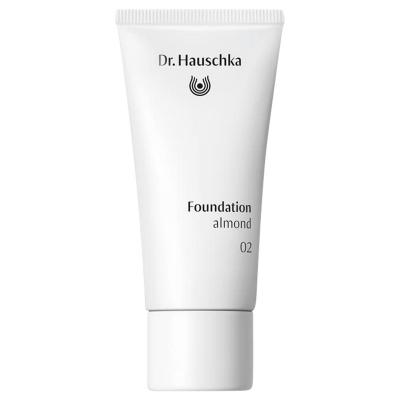 Dr. Hauschka Fondation 02 amande, contenu 30 ml