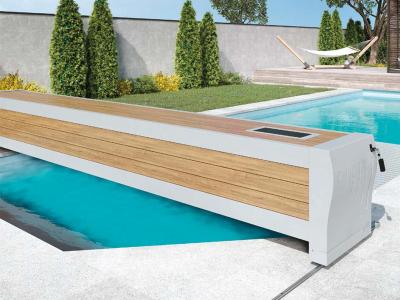Volet de piscine hors-sol Banc Design sur rail solaire 6,00 x 3,00 m - Sofatec