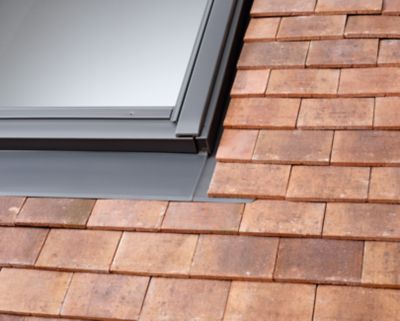 Raccord fen&ecirc;tre de toit simple sur tuiles plates Velux EDP CK02 gris