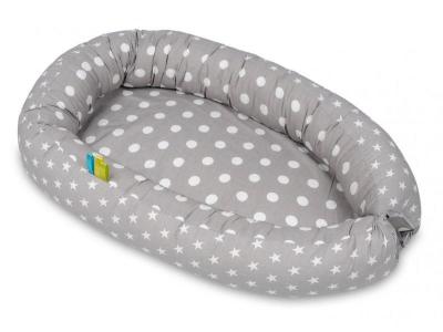 Cocon gigoteuse pois sur fond gris  etoiles blanches-fond gris