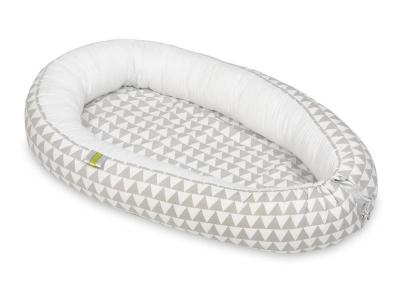 Cocon gigoteuse Triangles blancs et gris  blanc