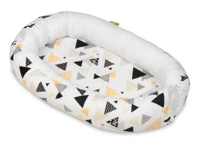 Cocon gigoteuse Triangles jaunes  blanc