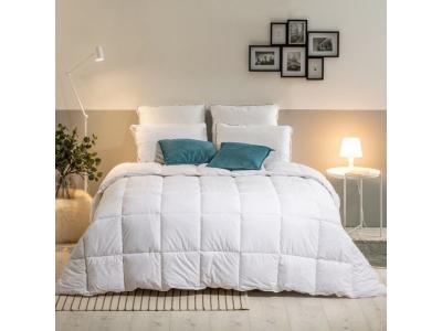 Couette tr&egrave;s chaude 220x240cm sensation duvet Marque Fran&ccedil;aise