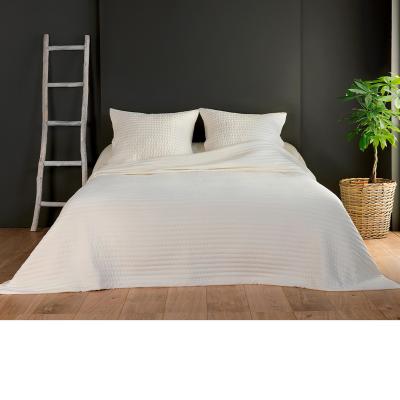 Couvre lit et taies unis matelass&eacute;s Ecru 250 x 260 cm