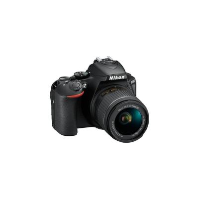 Appareil photo Reflex D5600 + AF-P 18-55 VR + 16Go + sac