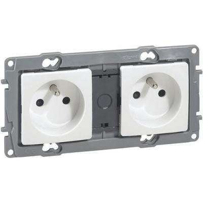 Prise double pr&eacute;-cabl&eacute;e 2P+T Nilo&eacute; - 16A - Bornes automatiques